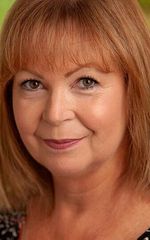 Ниа Трасслер Джонс