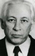 Владимир Пекарь